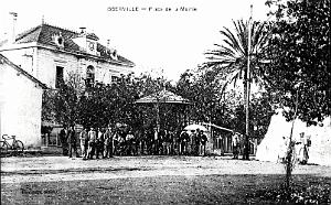 ISSERVILLE - PLACE DE LA MAIRIE